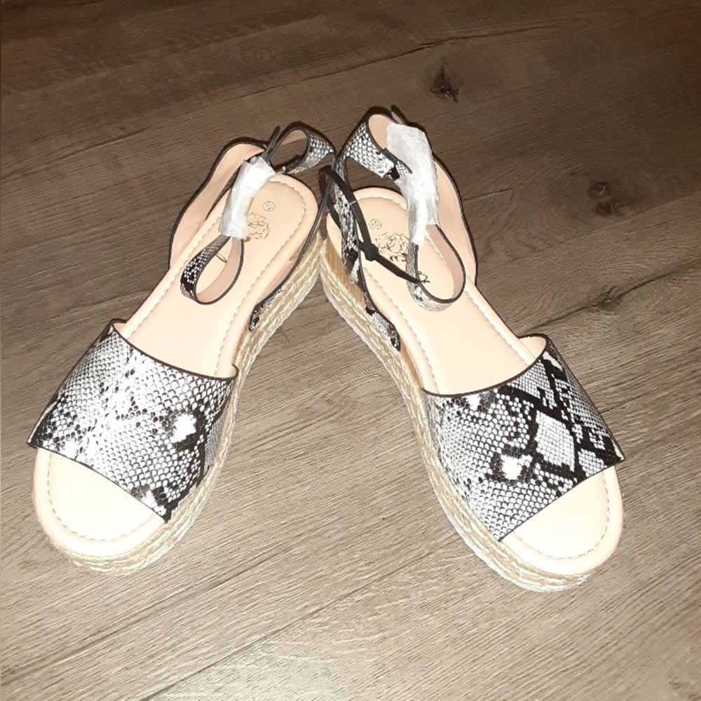 Women's Snake-Print Wedge Sandals, Platform, Size 10 - Picture 7 of 10